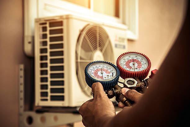Professional Ac Installation technician working in Tatamy, PA